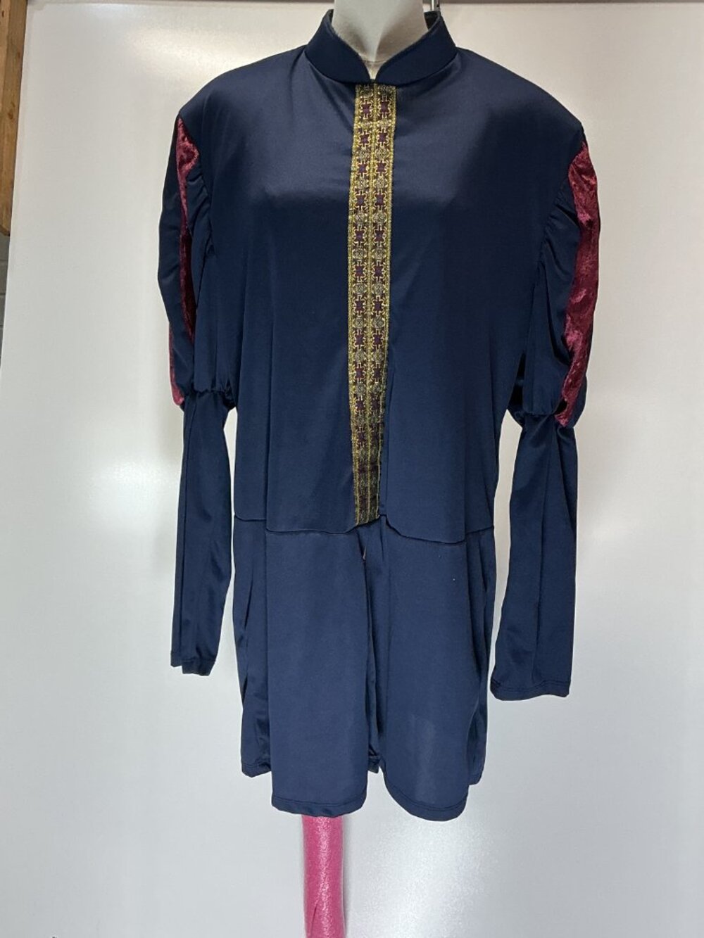 California Costumes Royal Storybook King Tunic Men L/XL Navy Renaissance Costume - Picture 3 of 11